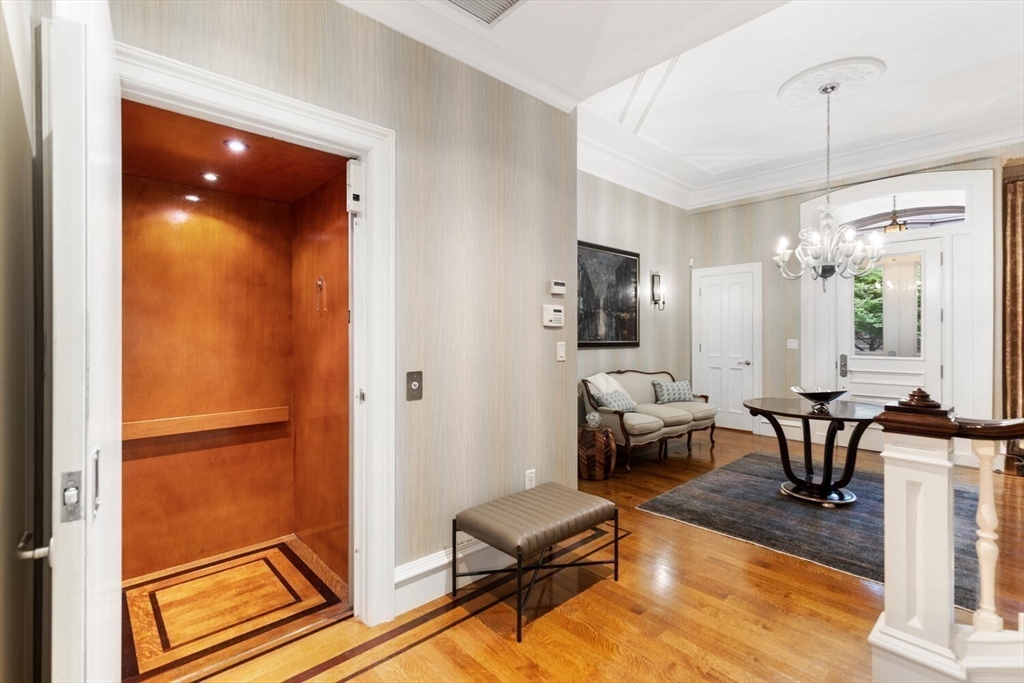 18 Marlborough St