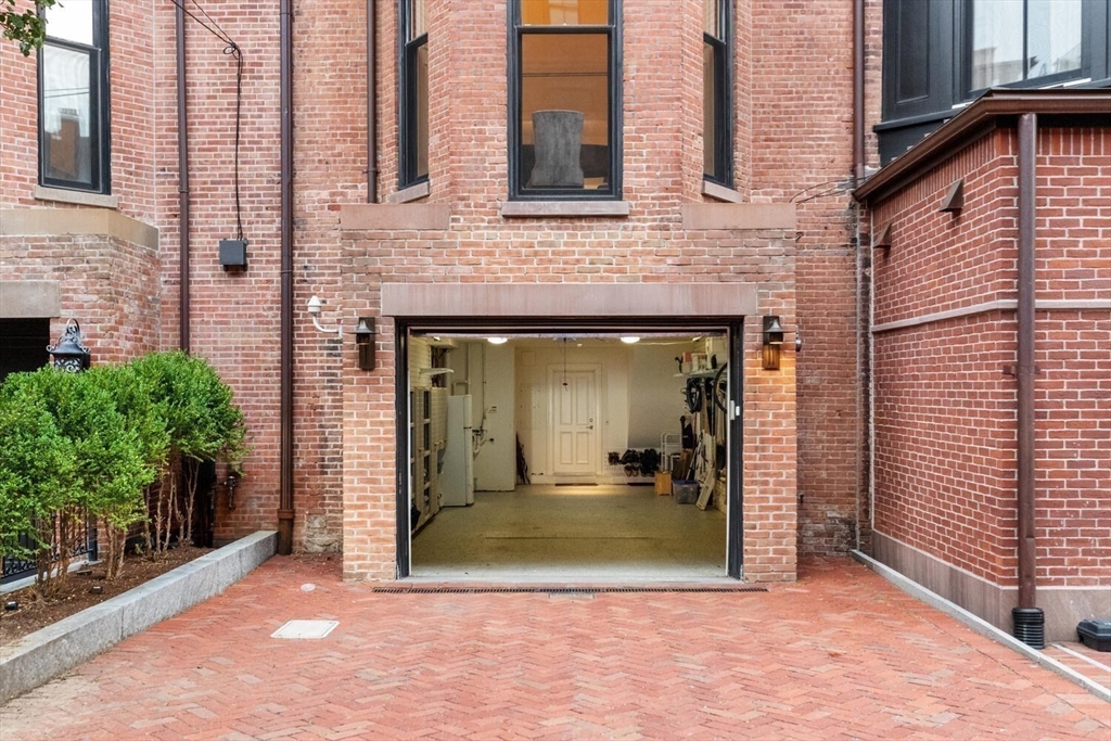 18 Marlborough St