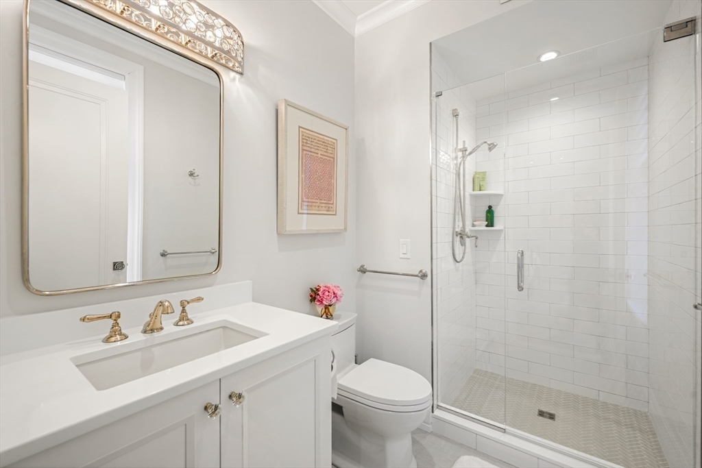 35 Littles Point Rd # 201 Unit: S-201