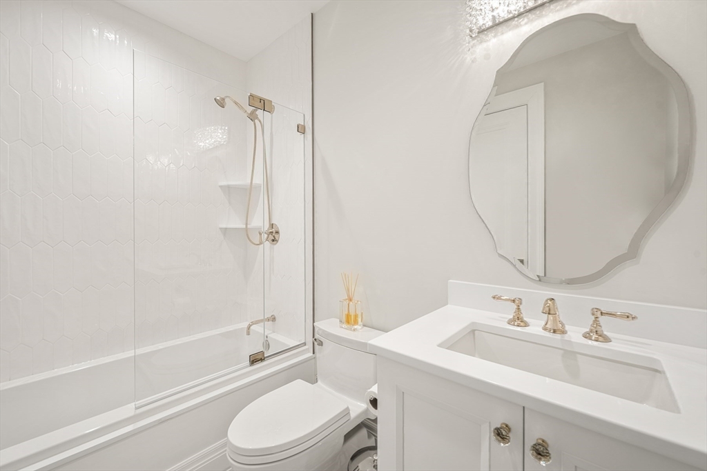 35 Littles Point Rd # 201 Unit: S-201