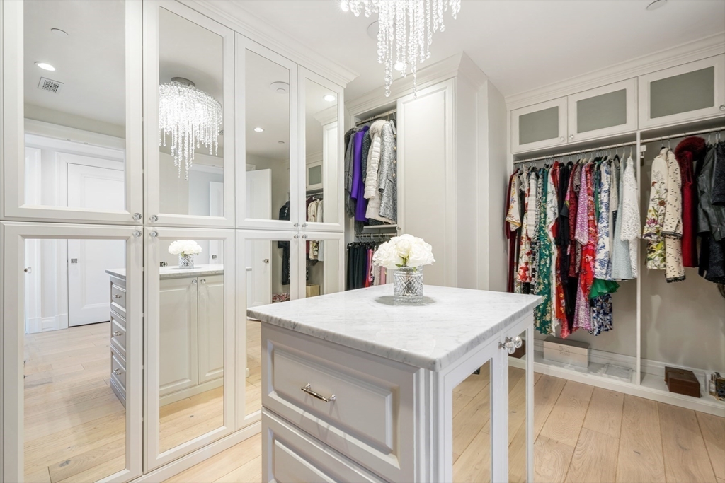 35 Littles Point Rd # 201 Unit: S-201