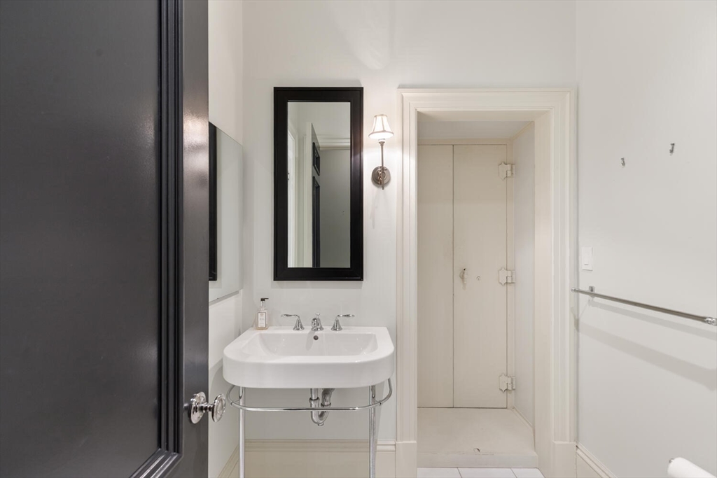 20 Beacon Street # 4