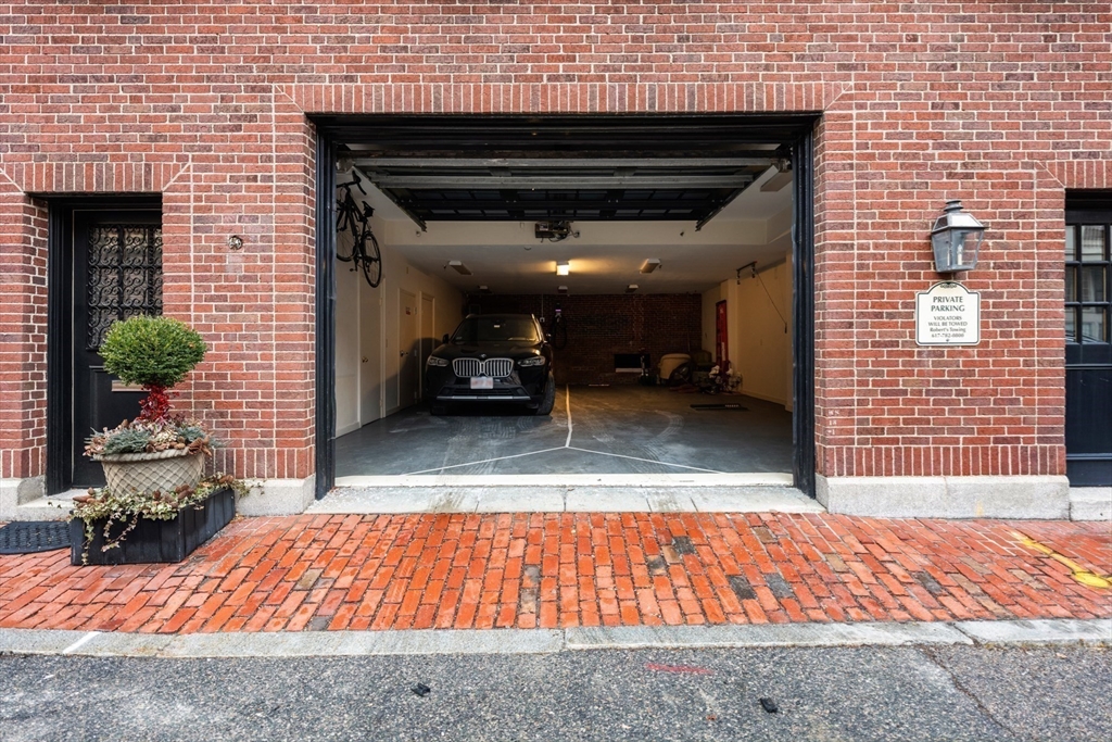 25 Beaver Place
