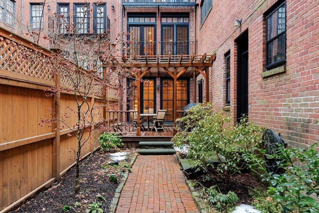 25 Beaver Place