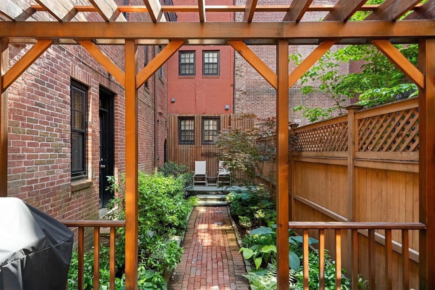 25 Beaver Place