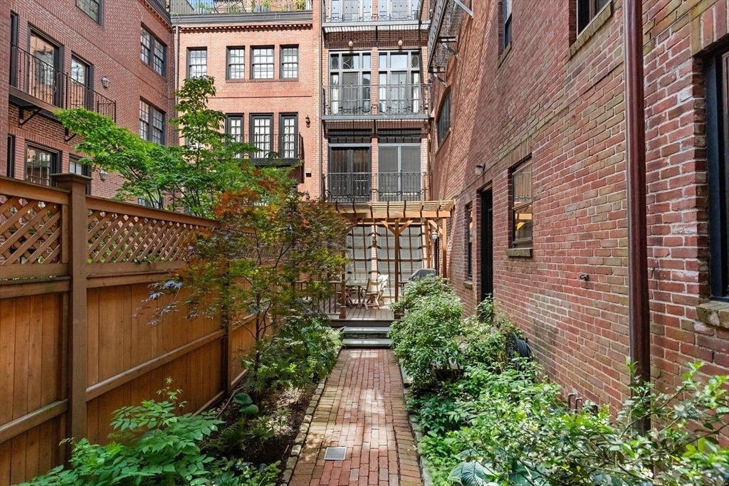 25 Beaver Place