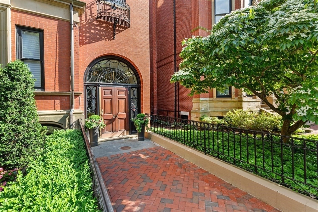 36 Commonwealth Avenue PH