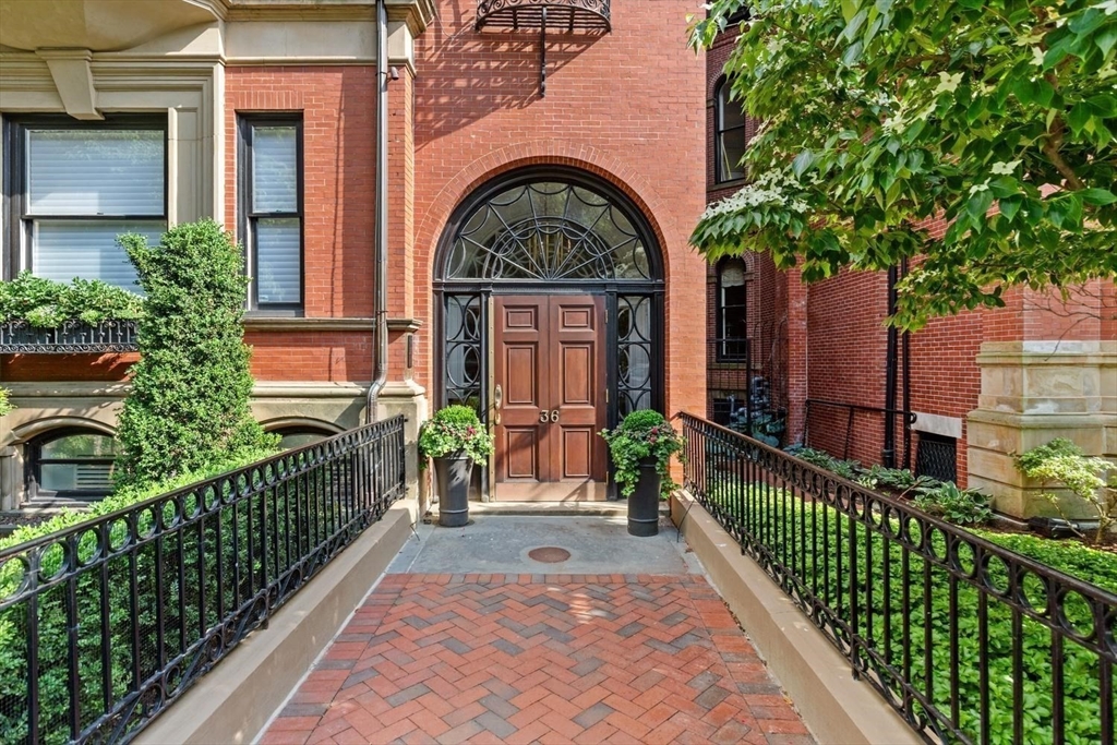36 Commonwealth Avenue PH