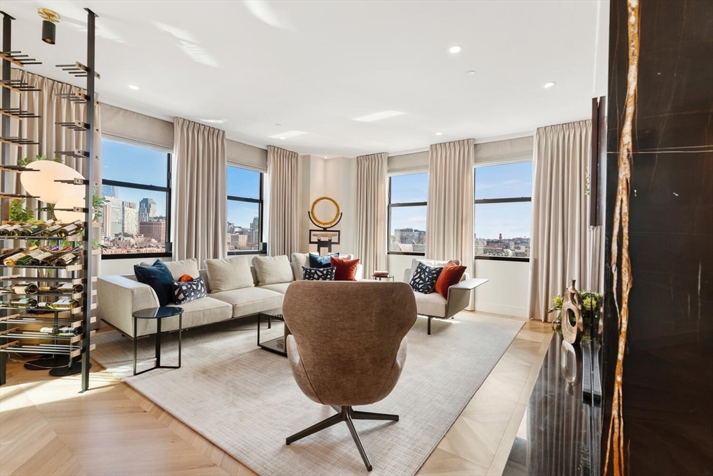 285 Columbus Ave Unit: PH805