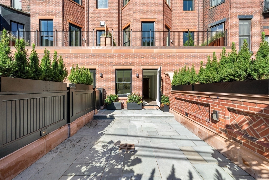 260-262 Commonwealth Avenue # 1B