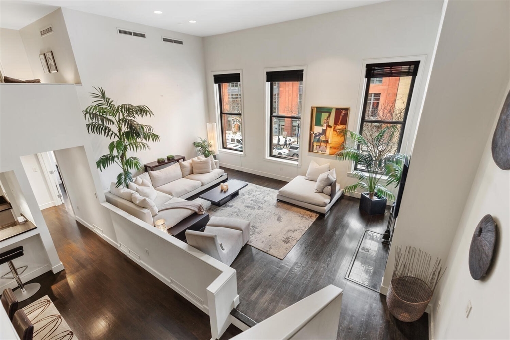 201 Newbury St # 202