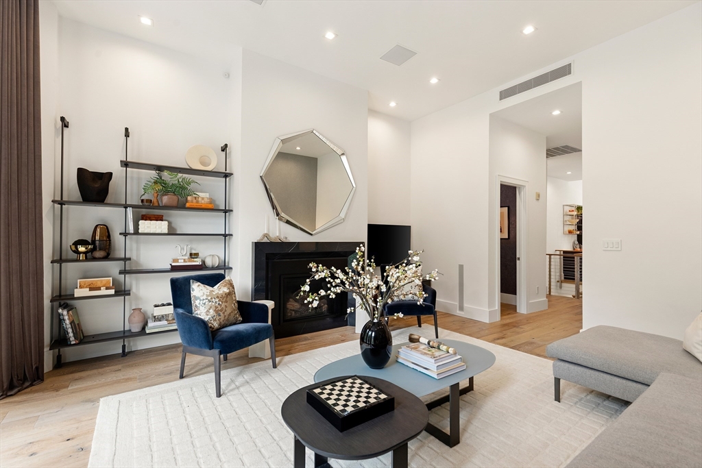 7 Marlborough Street # 1