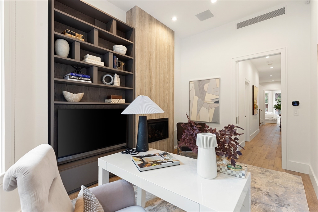 7 Marlborough Street # 1