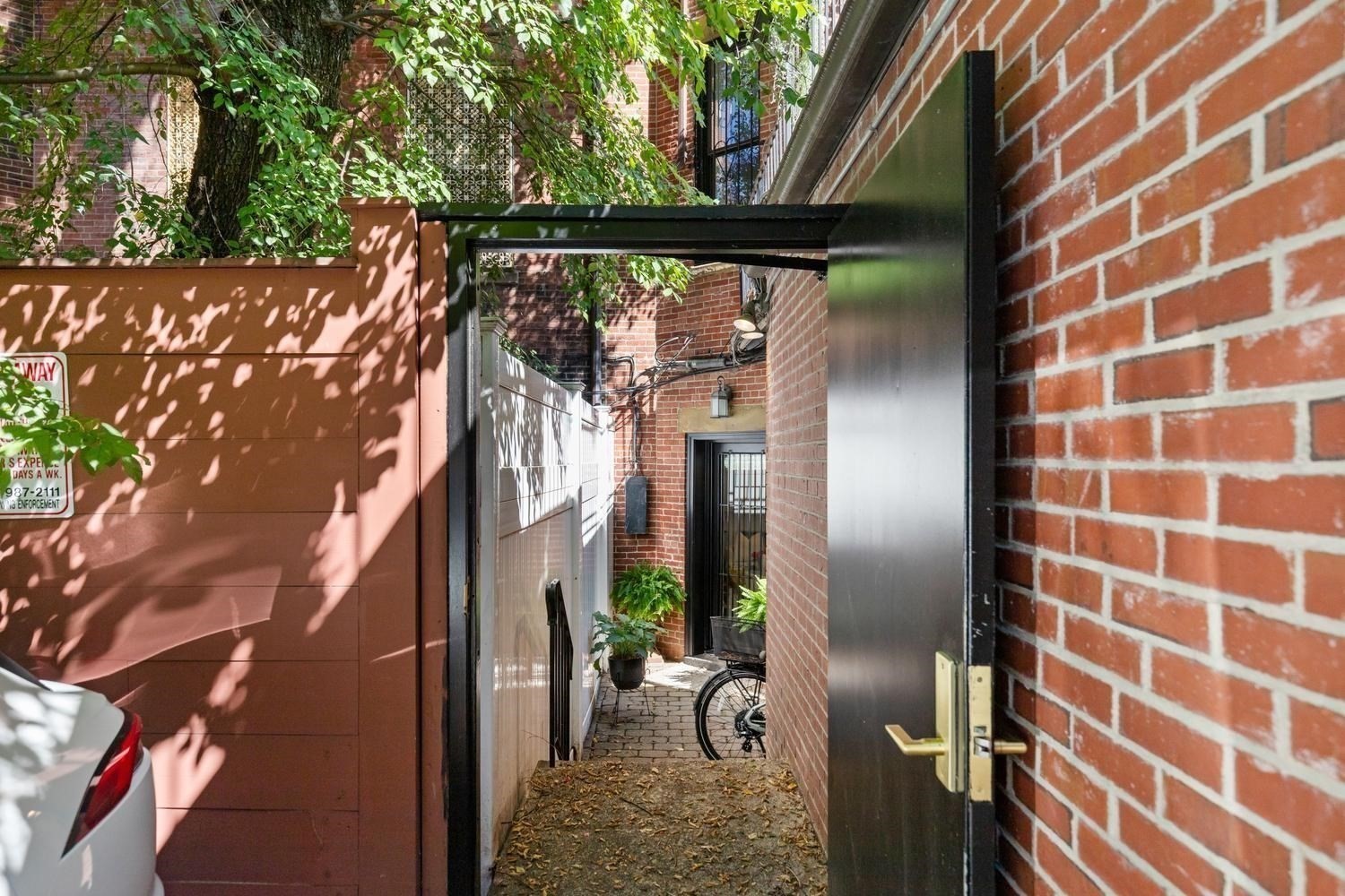 76 Marlborough Street # 6