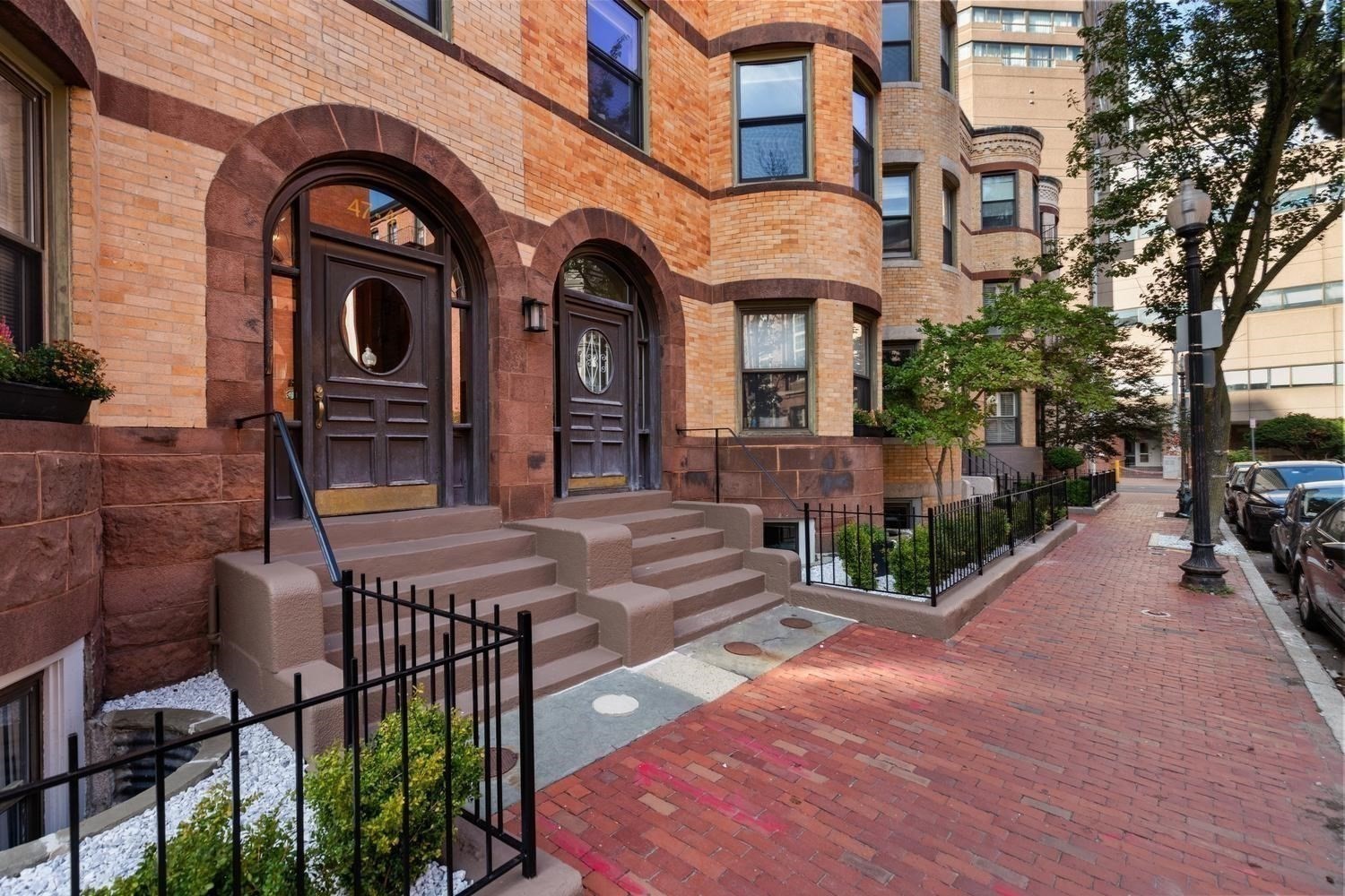 45 Saint Botolph Street # 204