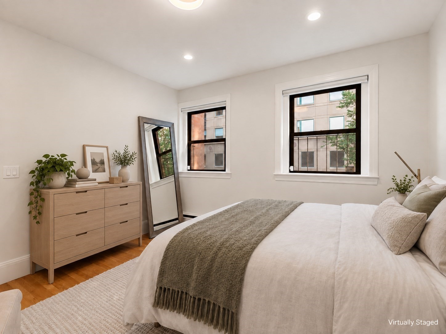 45 Saint Botolph Street # 204