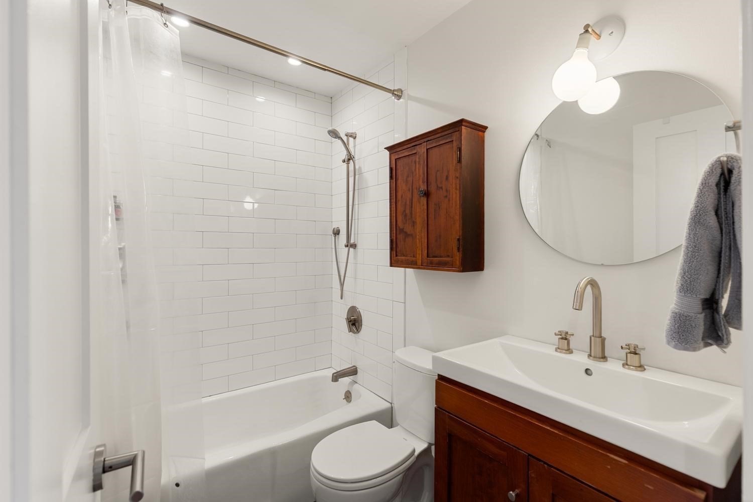 45 Saint Botolph Street # 204
