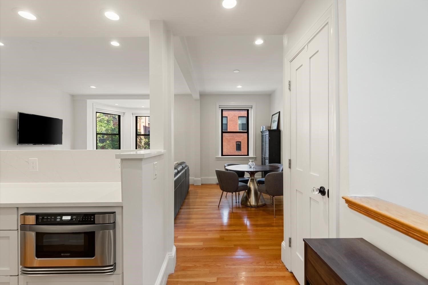 45 Saint Botolph Street # 204