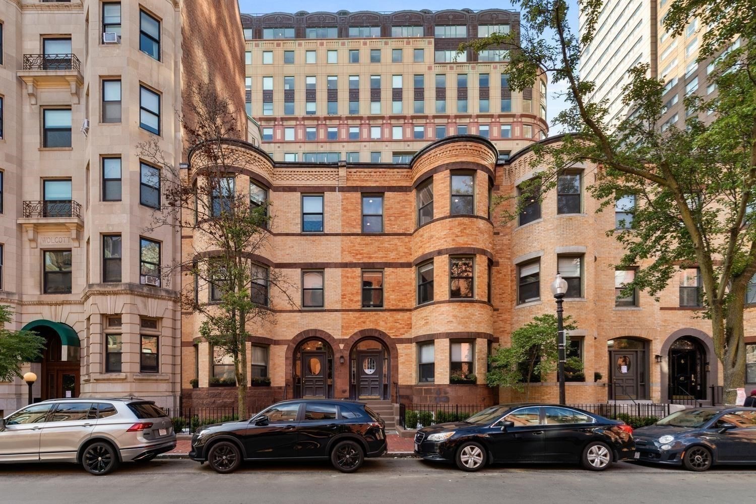 45 Saint Botolph Street # 204