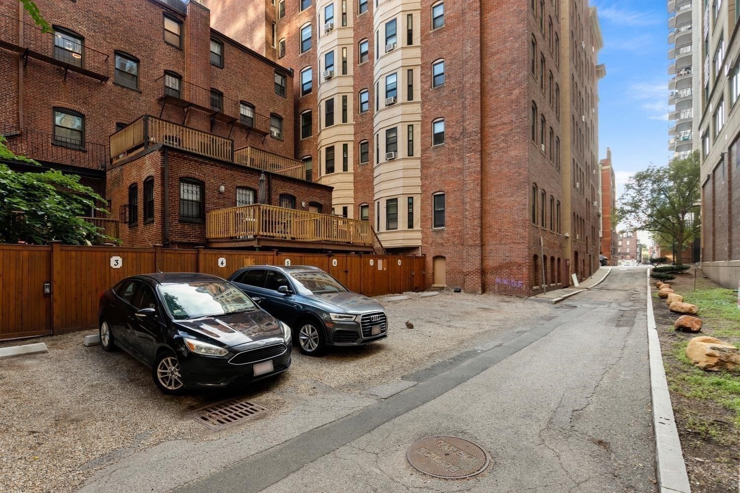 45 Saint Botolph Street # 204