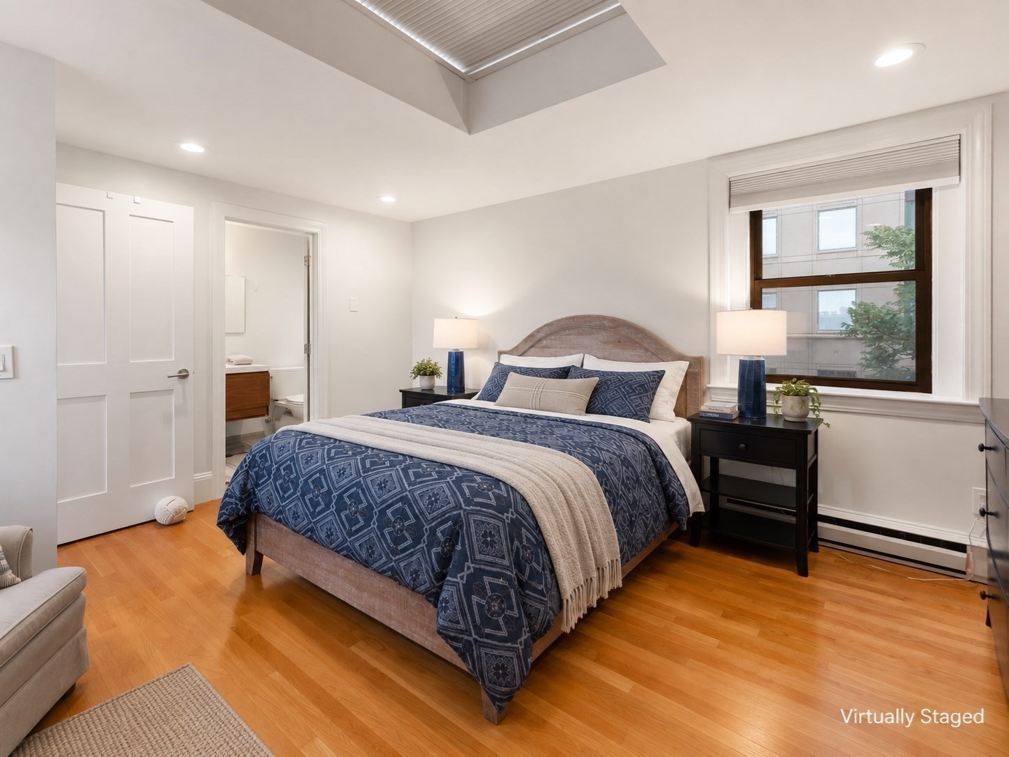45 Saint Botolph Street # 204
