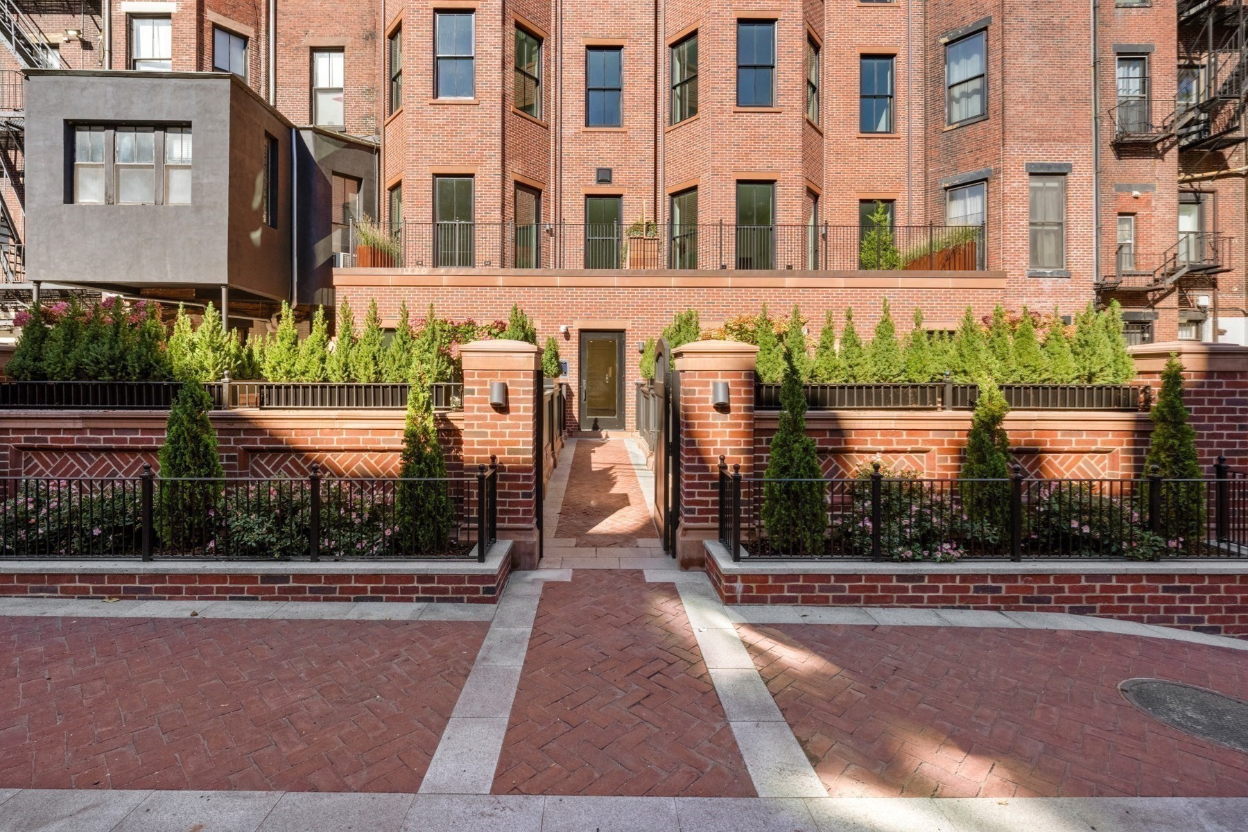 262 Commonwealth Ave # 1A