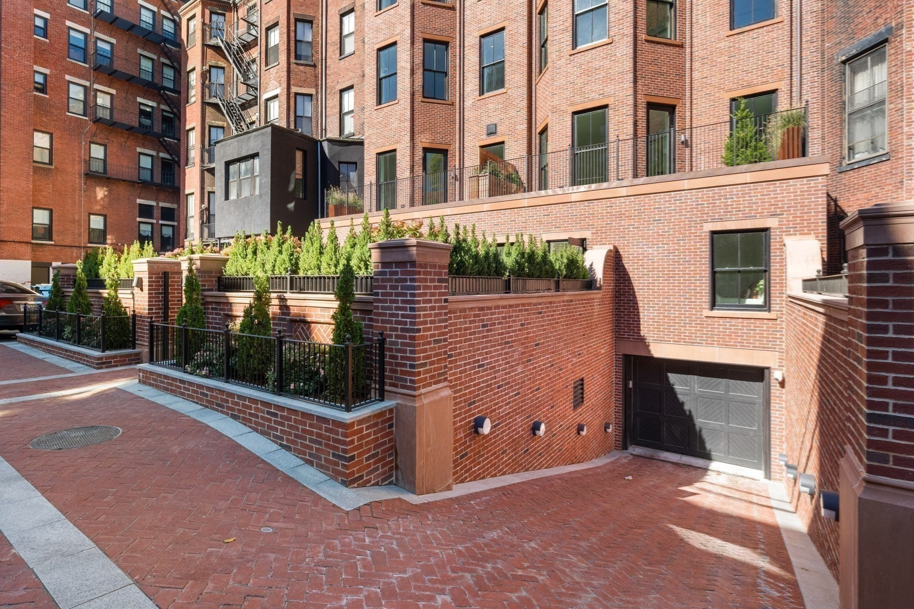 262 Commonwealth Ave # 1B