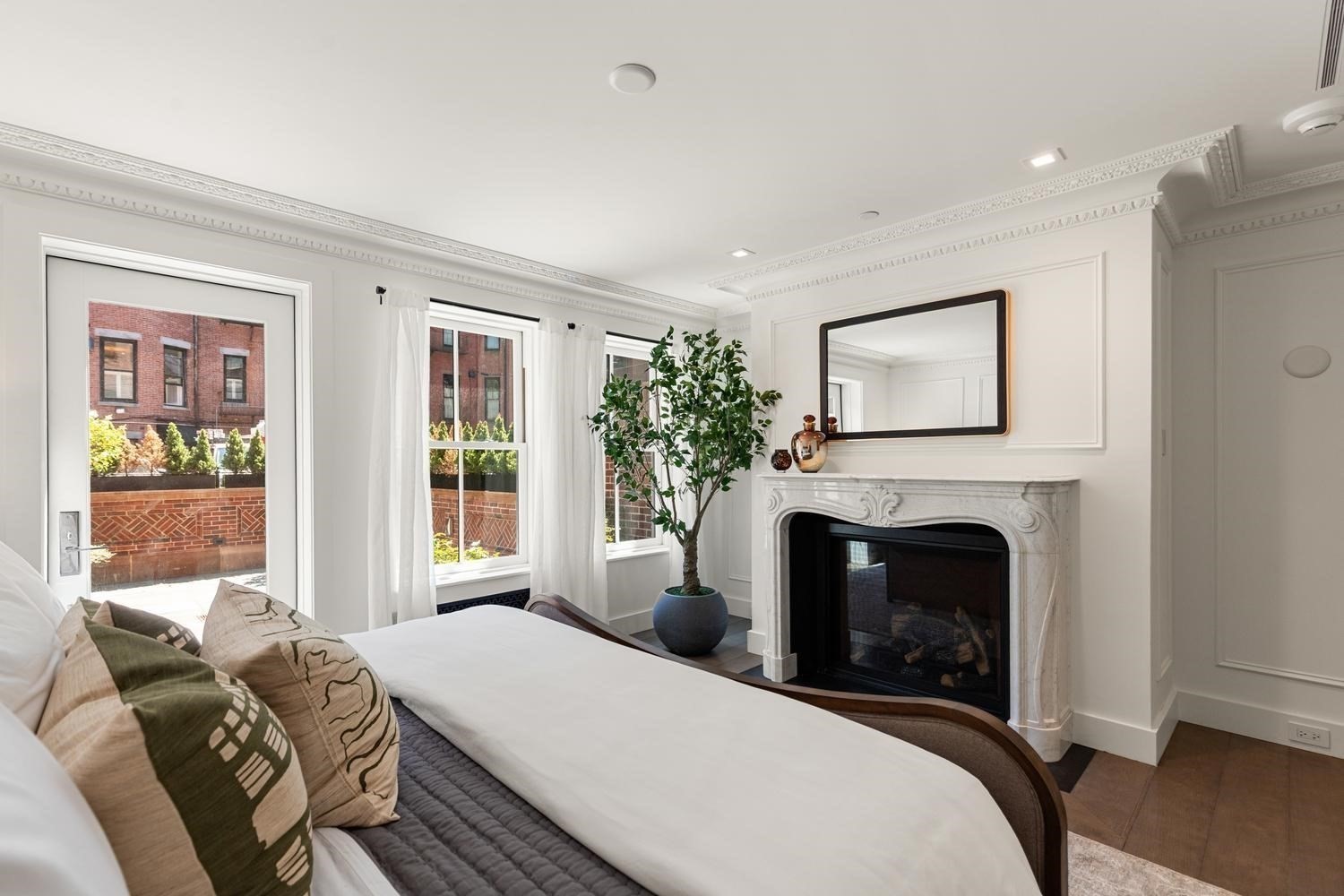 262 Commonwealth Ave # 1B