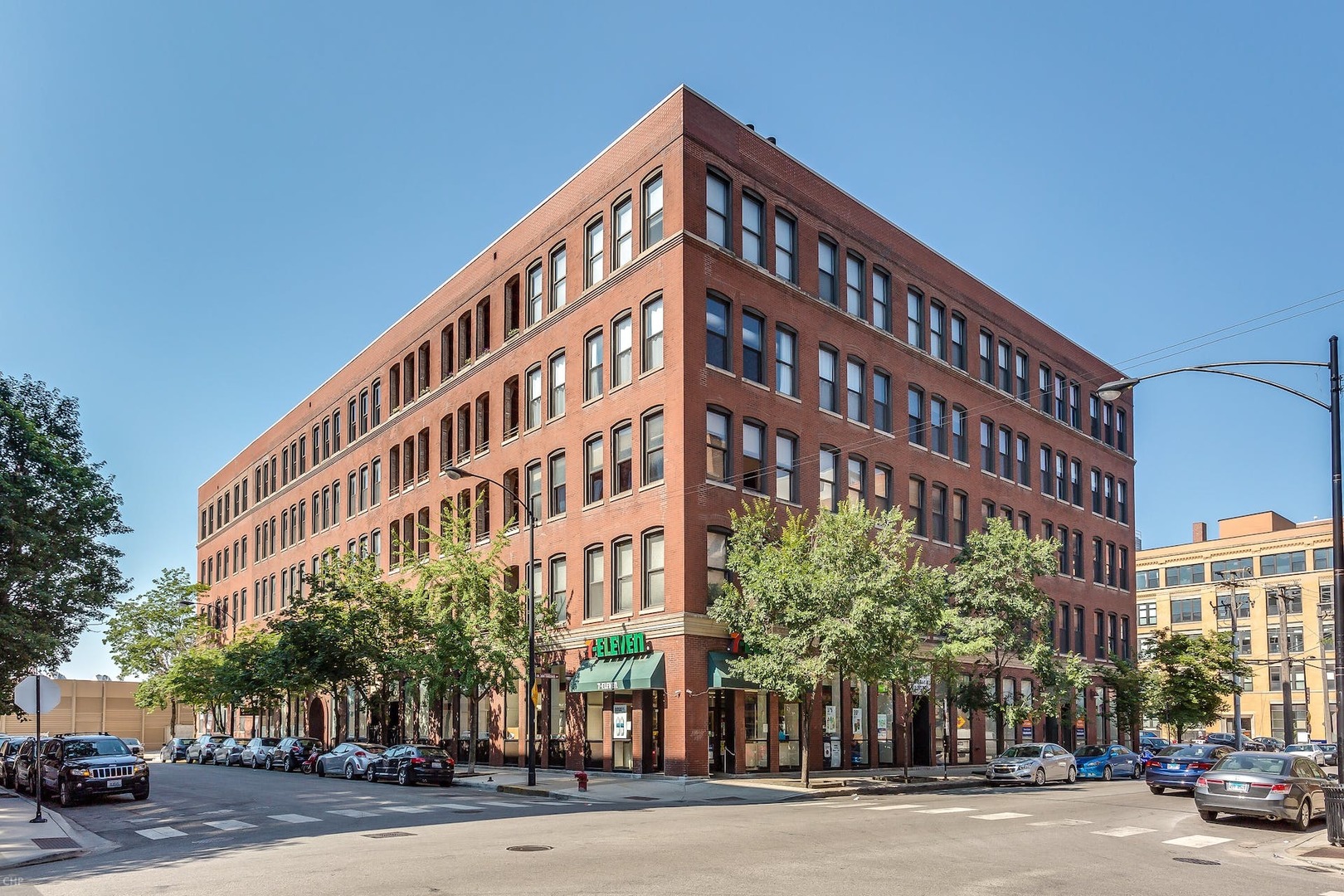400 S GREEN Street Unit: 306