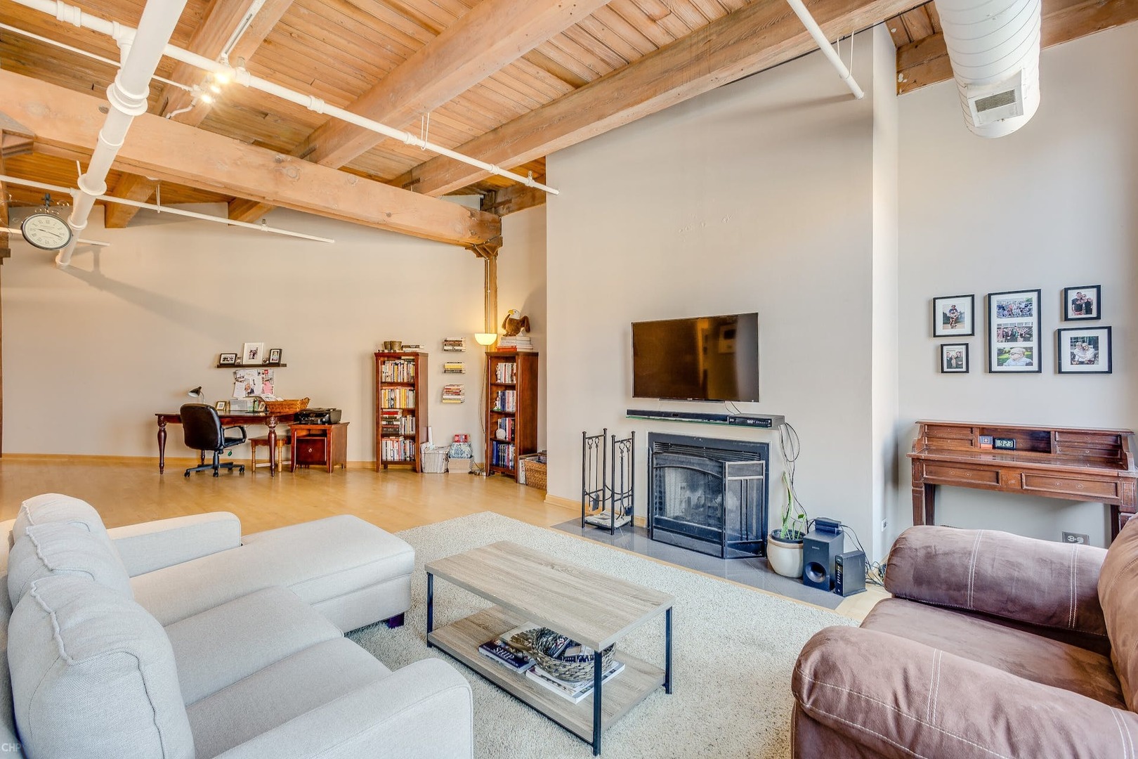 400 S GREEN Street Unit: 306