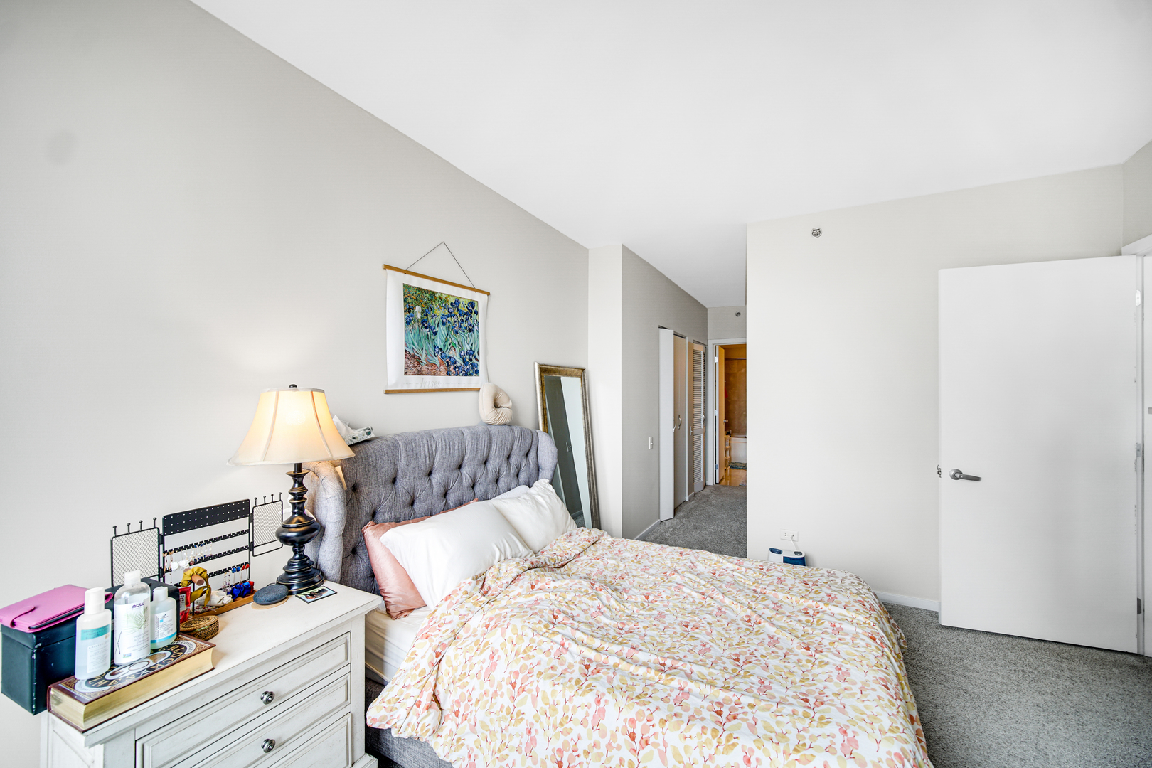 210 S DES PLAINES Street Unit: 907