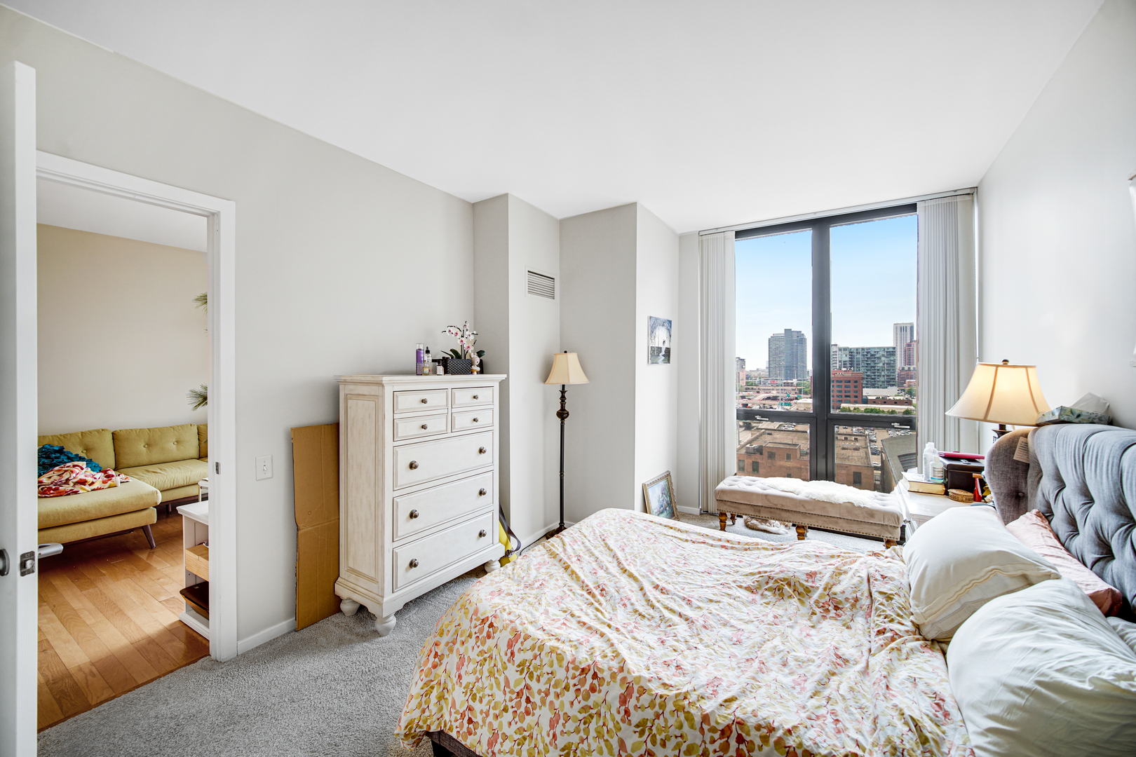 210 S DES PLAINES Street Unit: 907