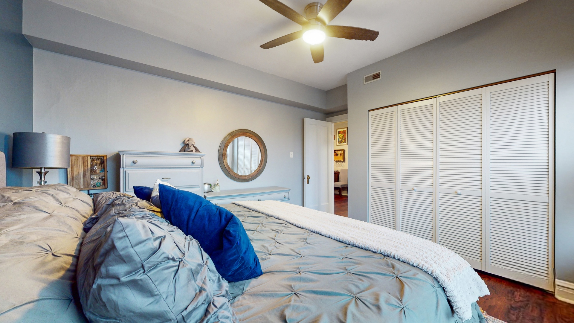 1620 W DIVERSEY Parkway Unit: 3C