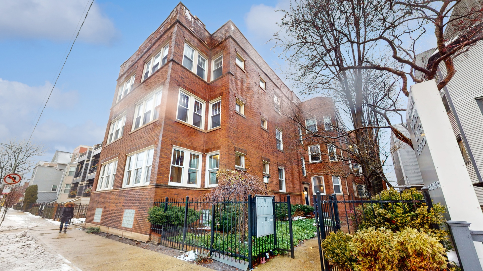 1620 W DIVERSEY Parkway Unit: 3C