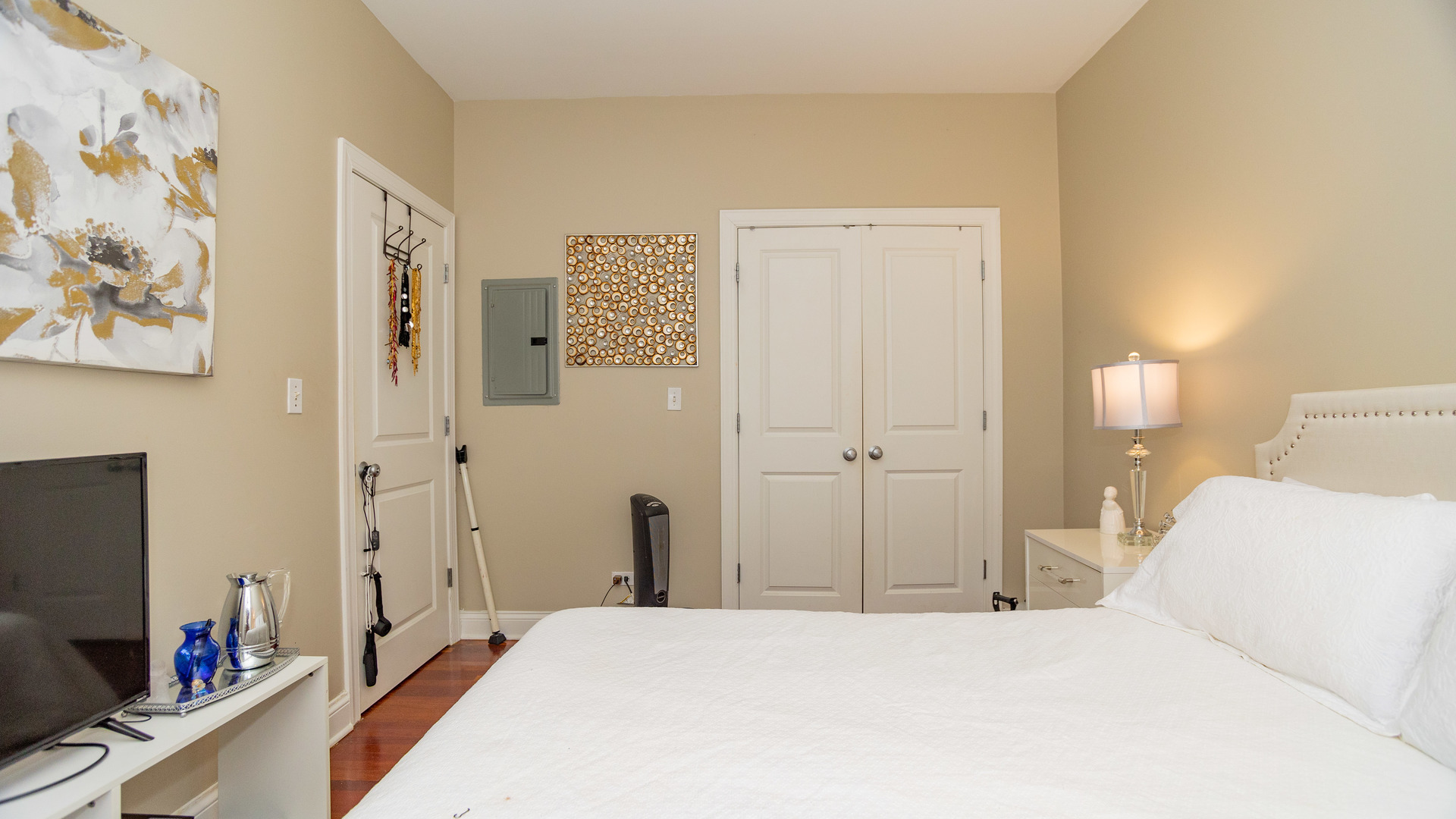 7631 N Greenview Avenue Unit: 1F