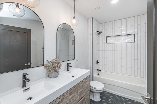 1645 W OGDEN Avenue Unit: 439