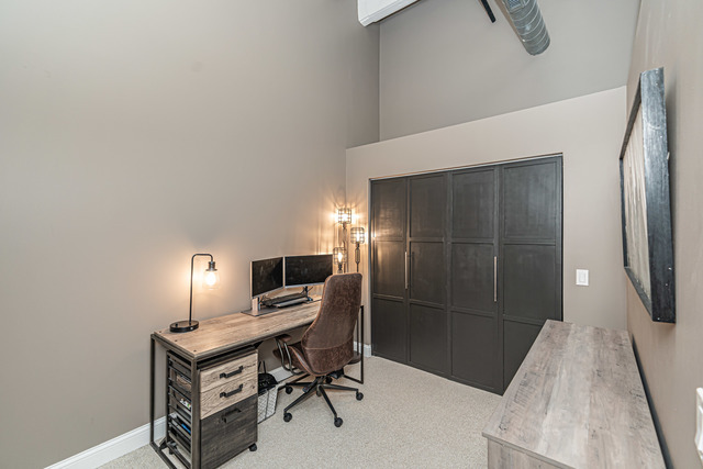 1645 W OGDEN Avenue Unit: 439