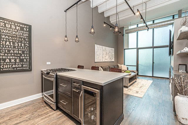 1645 W OGDEN Avenue Unit: 439