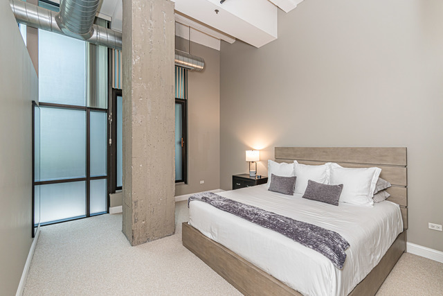 1645 W OGDEN Avenue Unit: 439