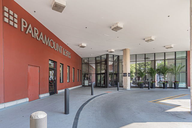 1645 W OGDEN Avenue Unit: 439