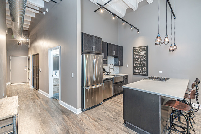 1645 W OGDEN Avenue Unit: 439