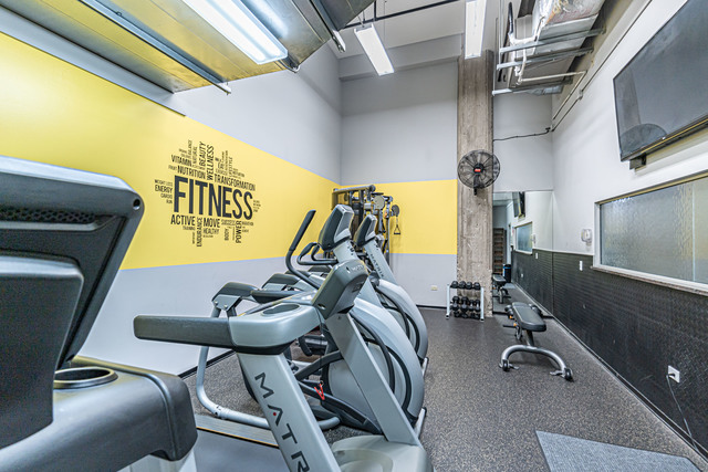 1645 W OGDEN Avenue Unit: 439