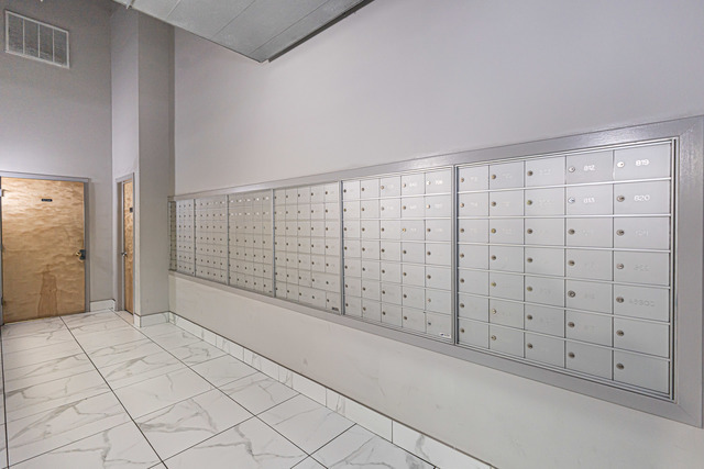 1645 W OGDEN Avenue Unit: 439