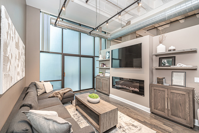 1645 W OGDEN Avenue Unit: 439