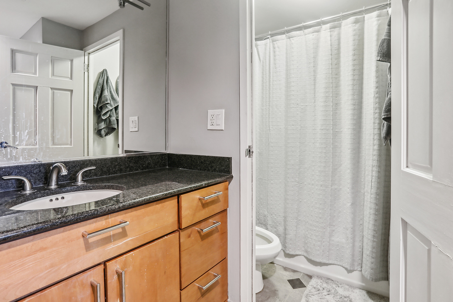 1221 N DEARBORN Street Unit: 1604S