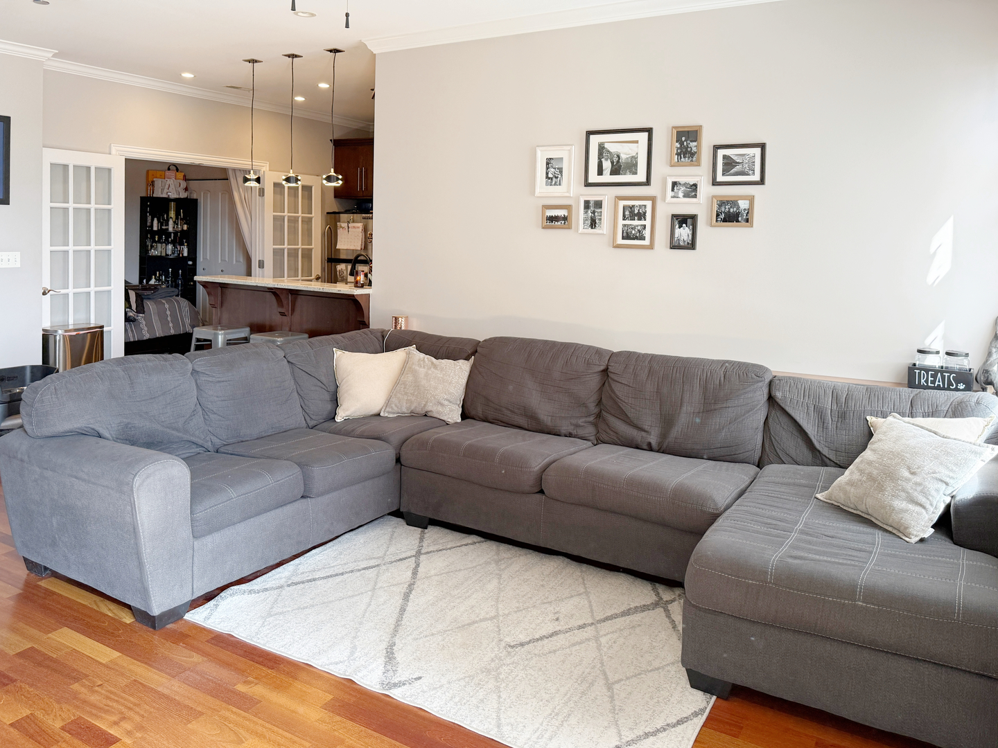 4950 N WESTERN Avenue Unit: PH2