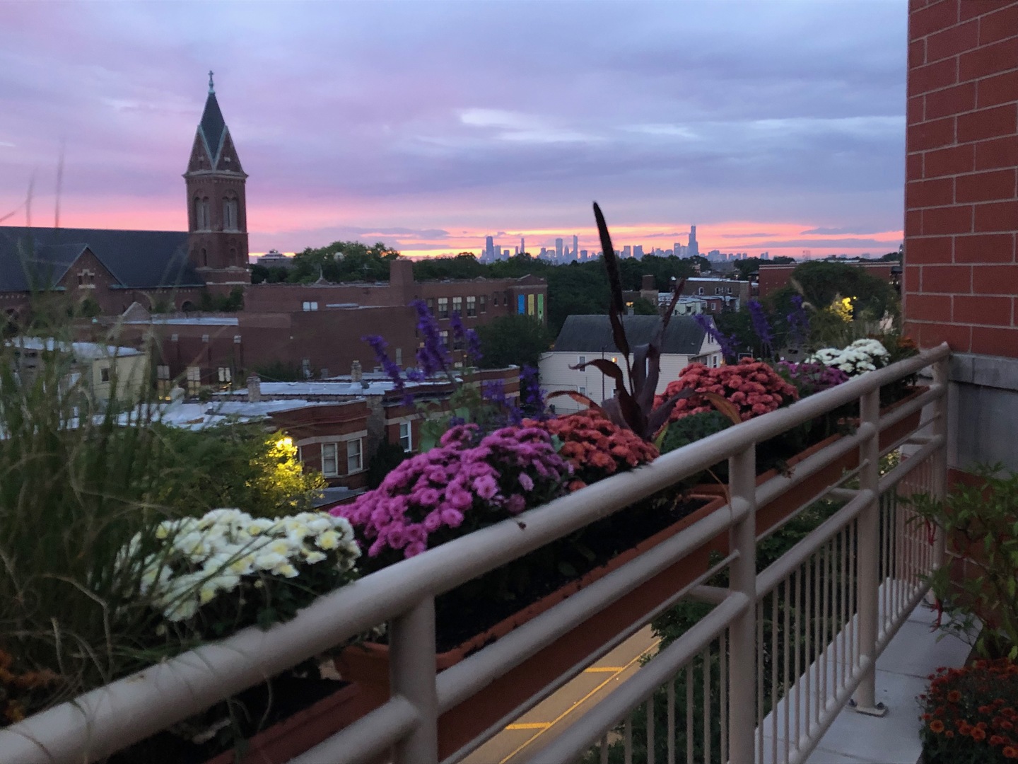 4950 N WESTERN Avenue Unit: PH2