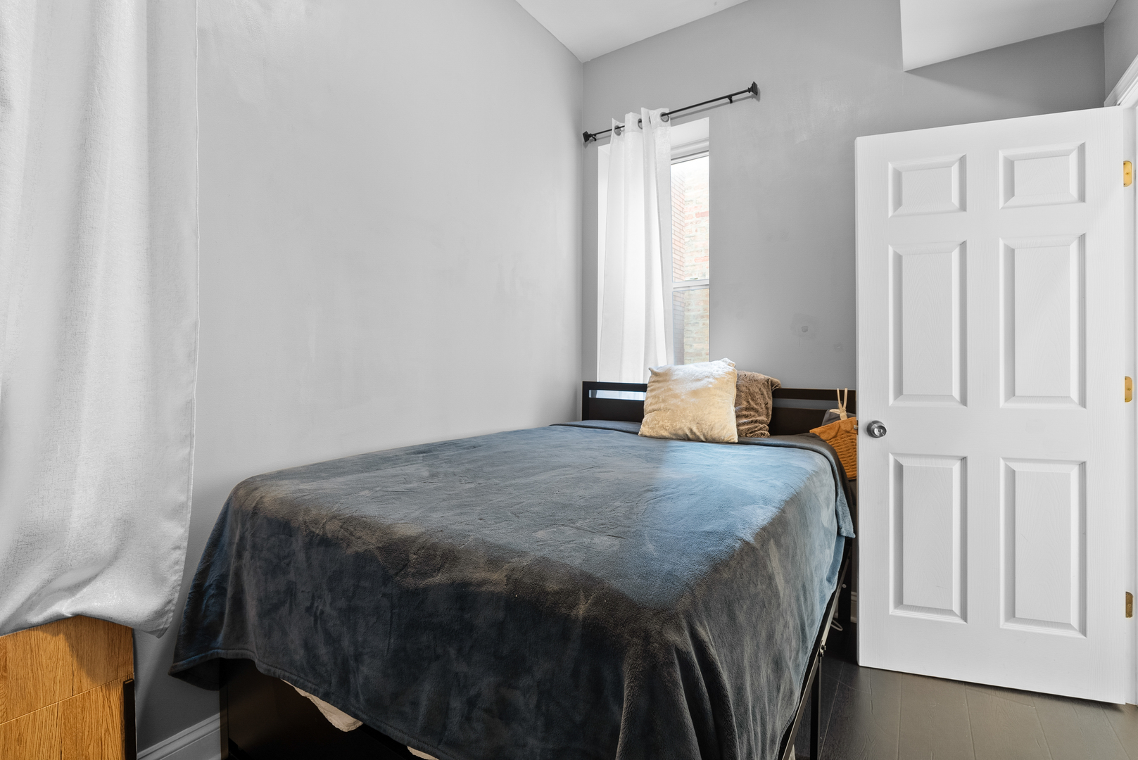 524 N ARMOUR Street Unit: 2W