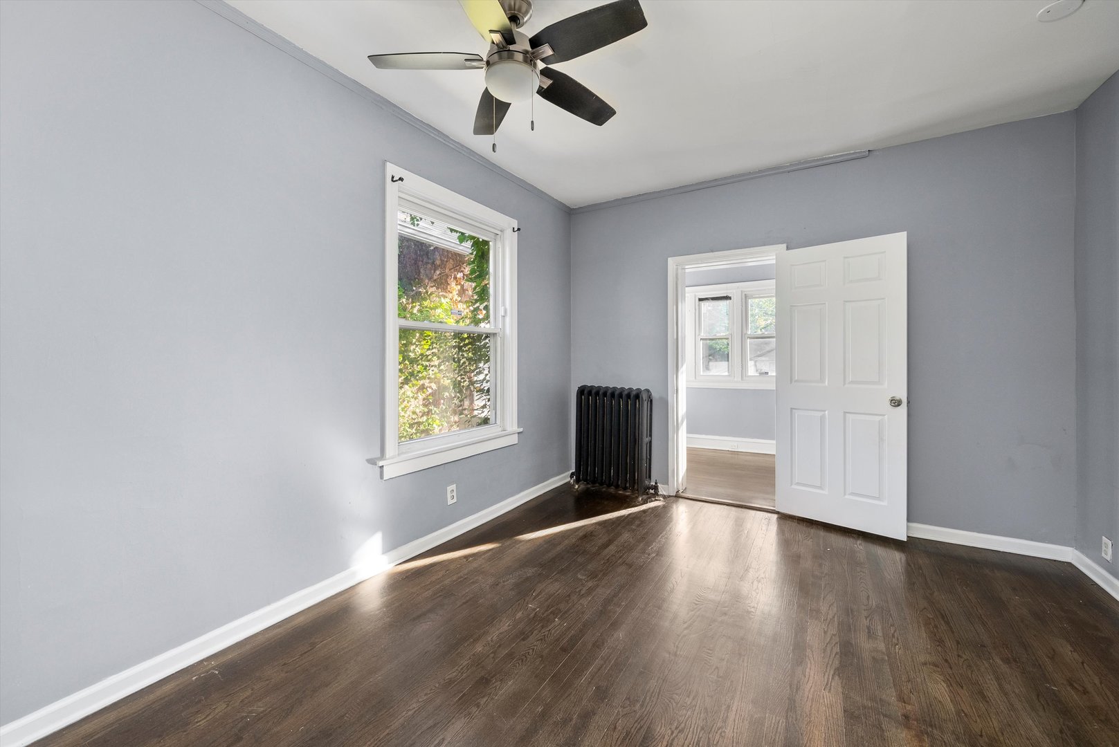 7643 S Paxton Avenue