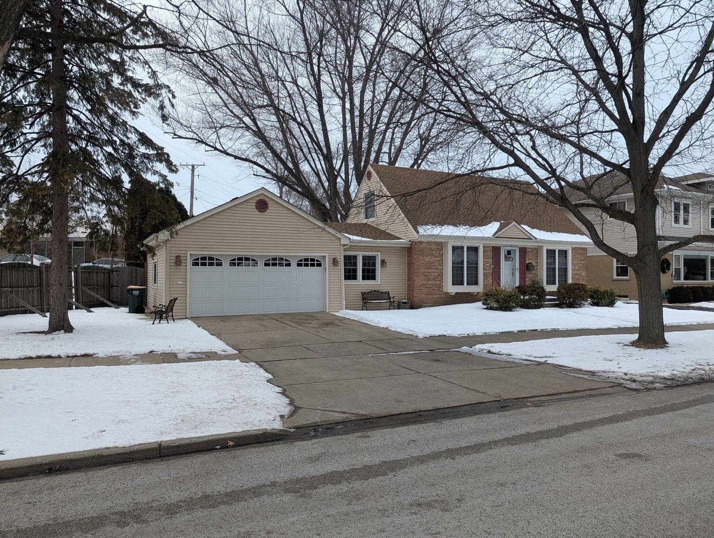 912 N Chicago Avenue